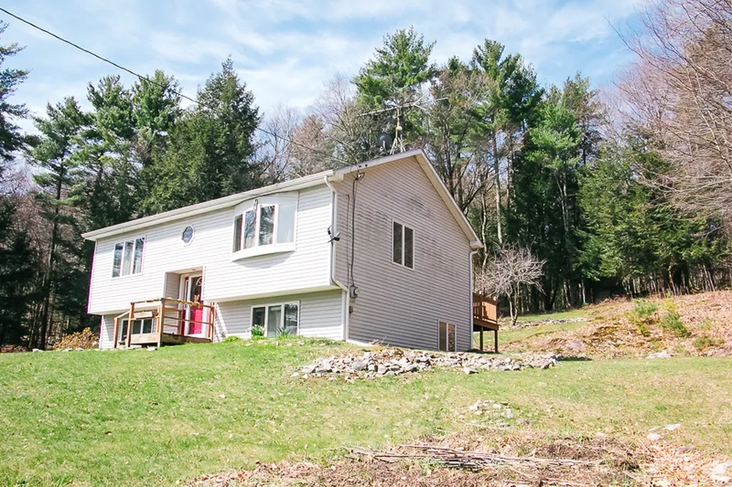 120 Pondview Drive Bristol VT 05443