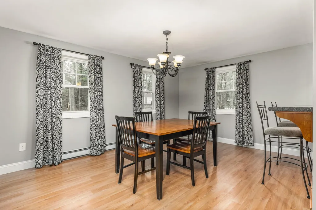 13 Hersey Lane Newmarket NH 03857