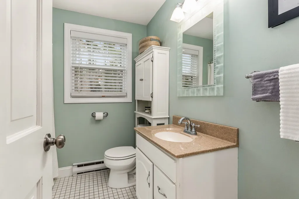 13 Hersey Lane Newmarket NH 03857
