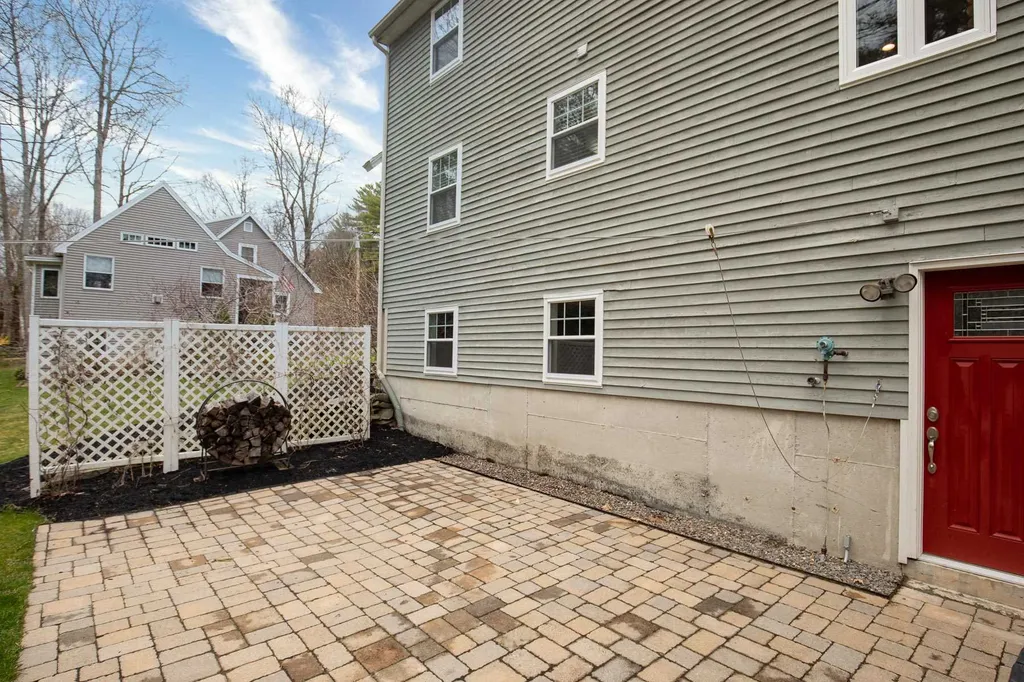 13 Hersey Lane Newmarket NH 03857