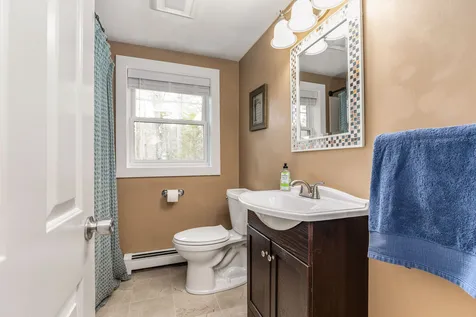 13 Hersey Lane Newmarket NH 03857