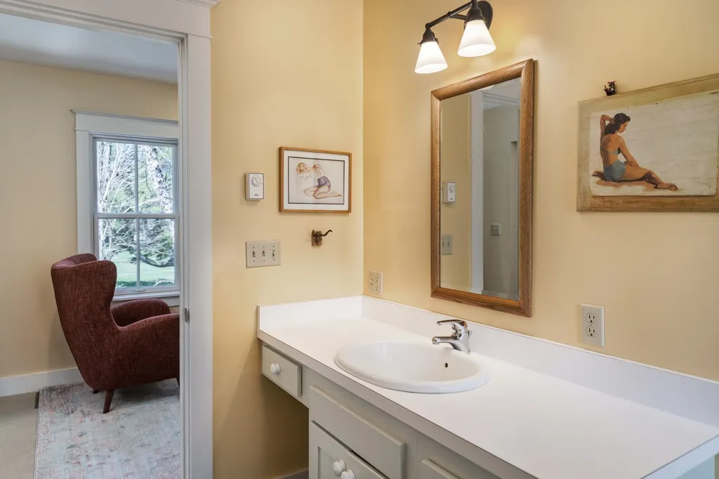 6659 Spear Street Charlotte VT 05445