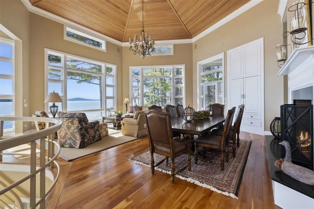 27 Umbrella Point Wolfeboro NH 03894