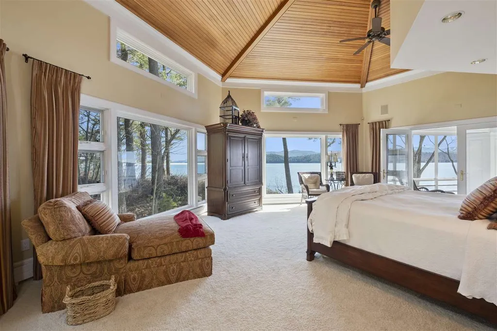 27 Umbrella Point Wolfeboro NH 03894