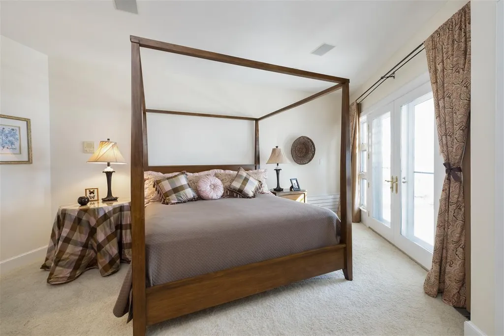 27 Umbrella Point Wolfeboro NH 03894