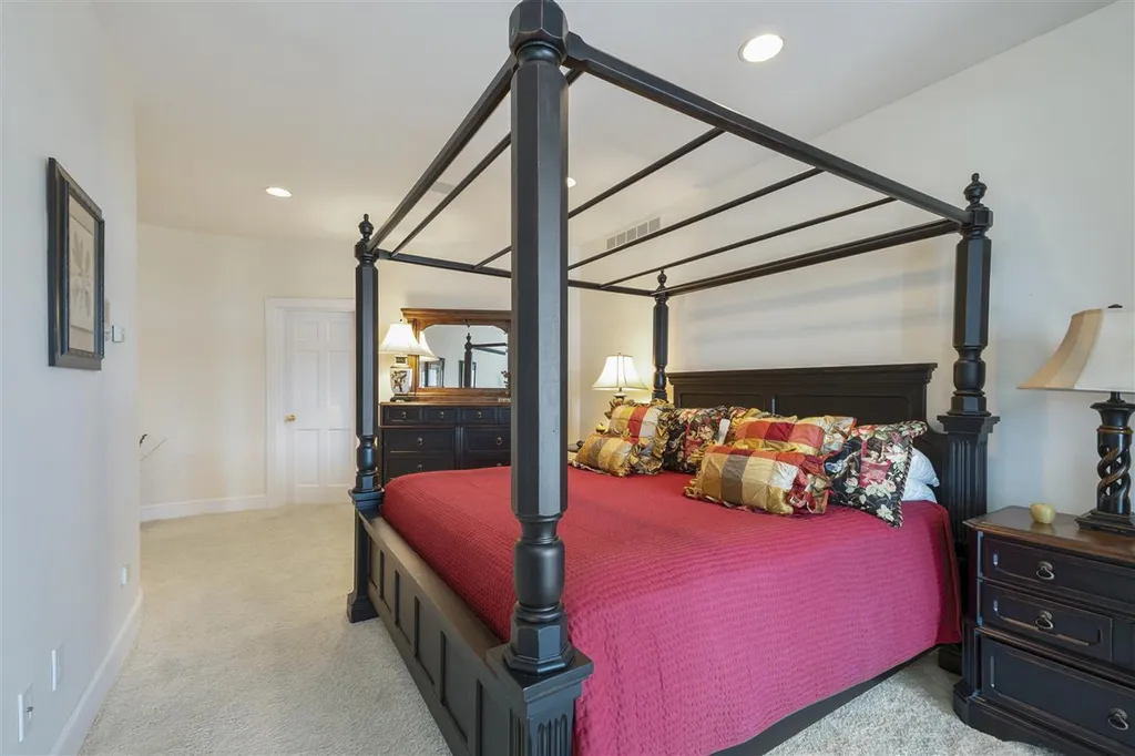 27 Umbrella Point Wolfeboro NH 03894