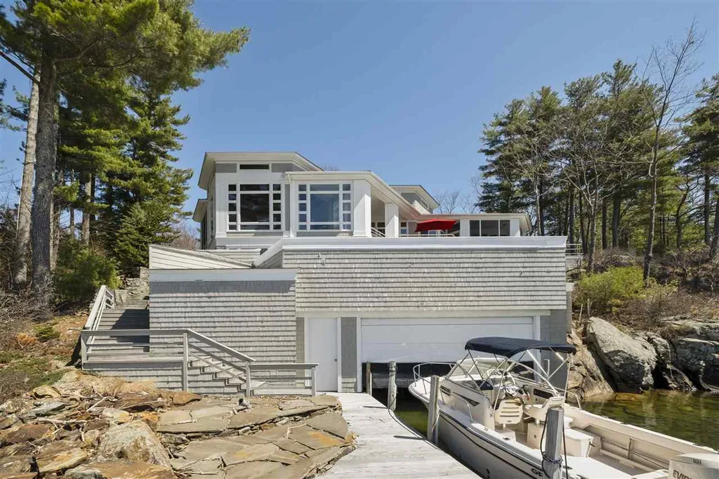 27 Umbrella Point Wolfeboro NH 03894