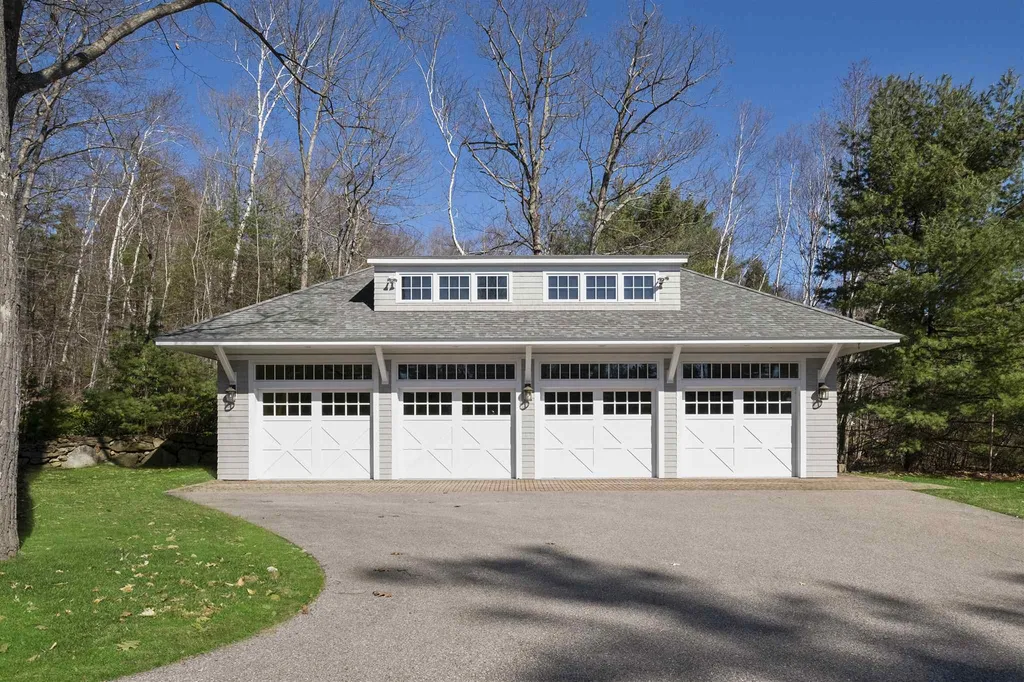 27 Umbrella Point Wolfeboro NH 03894
