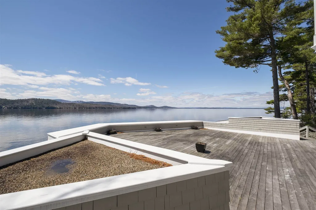 27 Umbrella Point Wolfeboro NH 03894