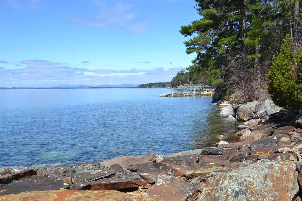 27 Umbrella Point Wolfeboro NH 03894