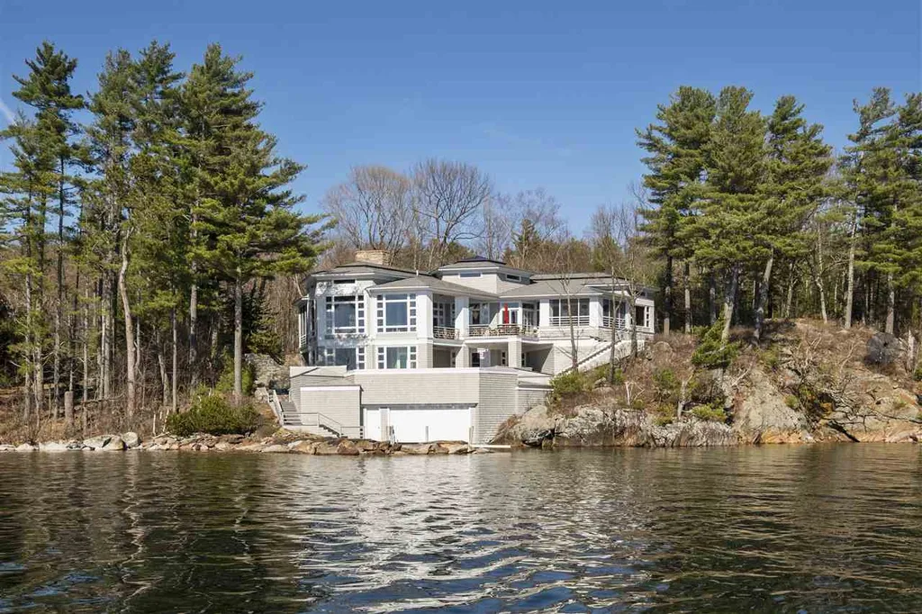 27 Umbrella Point Wolfeboro NH 03894