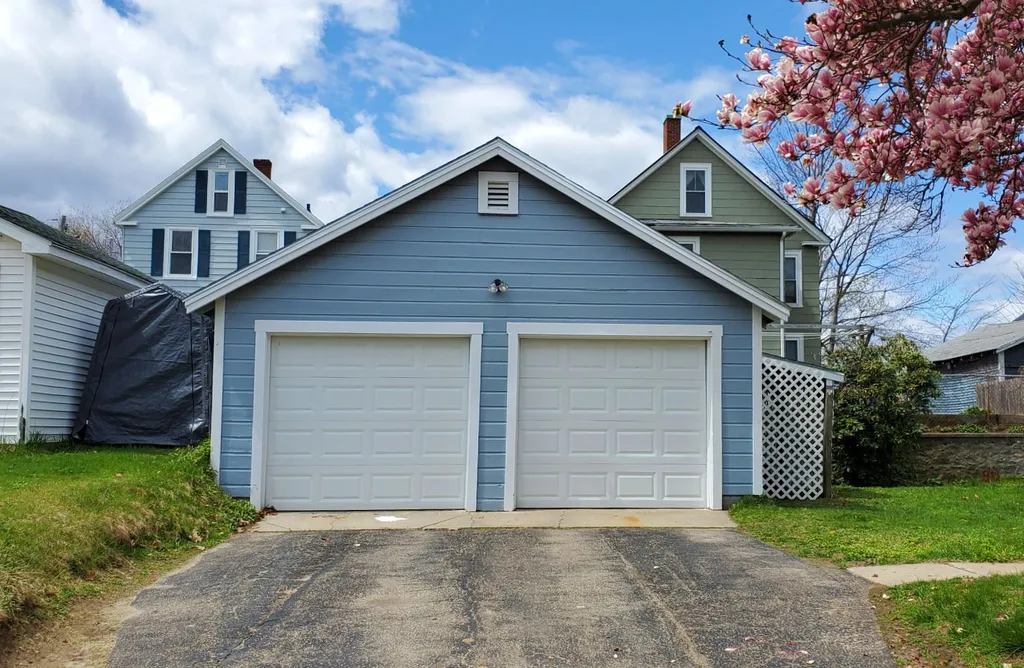 92 Belknap Street Laconia NH 03246
