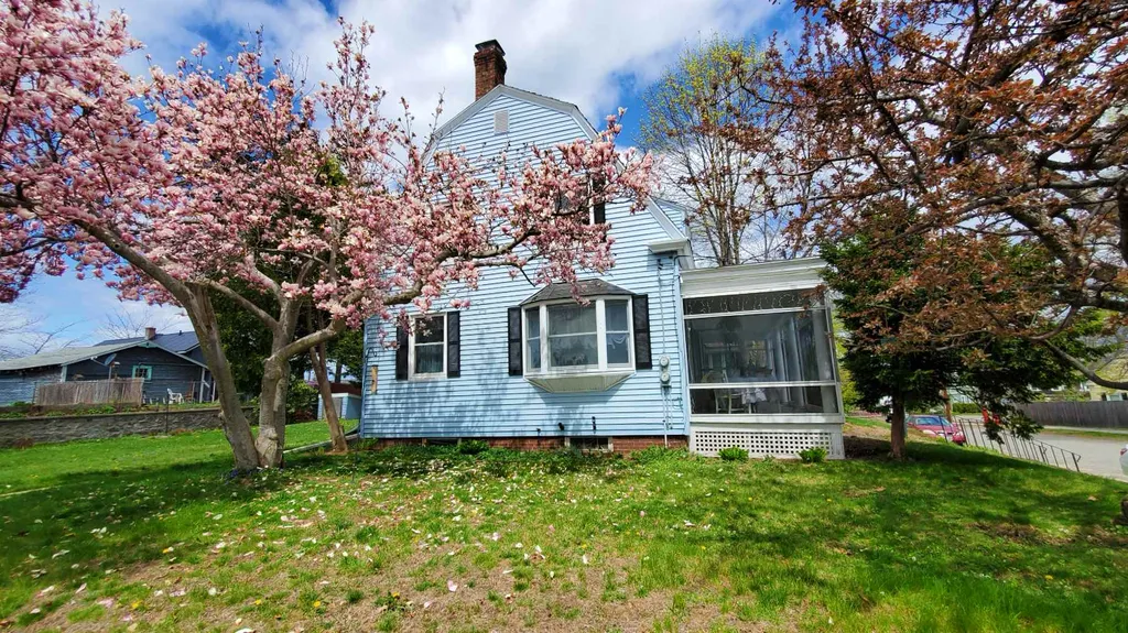 92 Belknap Street Laconia NH 03246