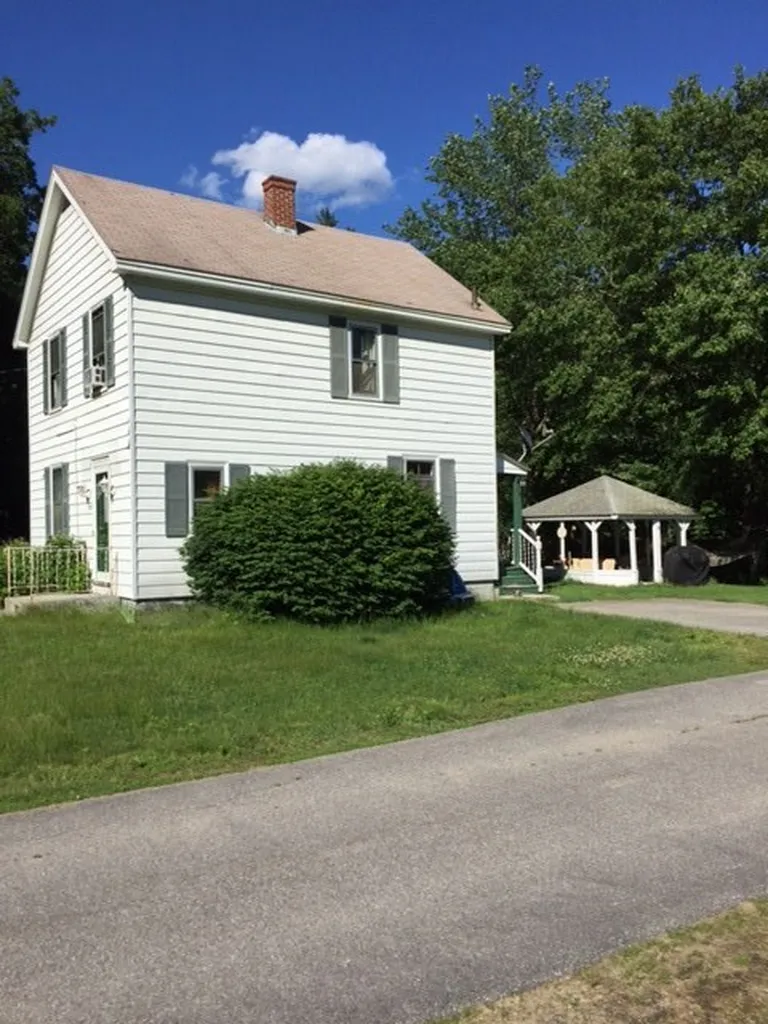 208 North Haverhill Road Kensington NH 03833