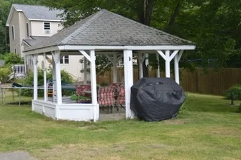 208 North Haverhill Road Kensington NH 03833