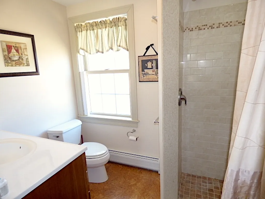 1033 Long Street Webster NH 03303