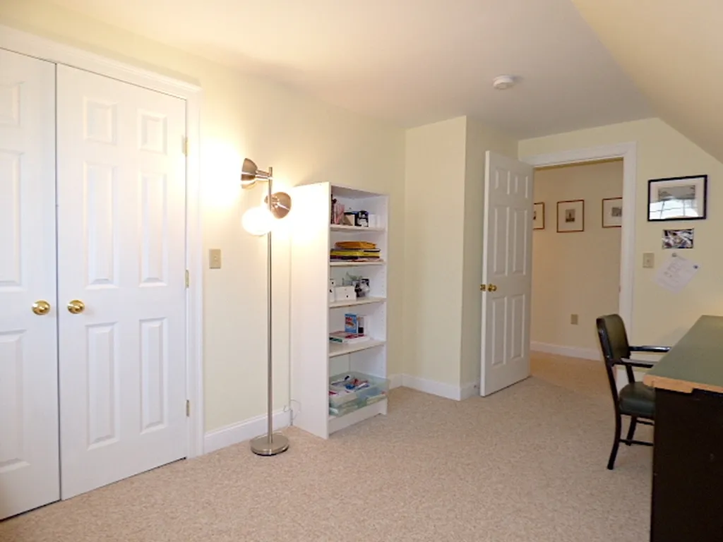 1033 Long Street Webster NH 03303