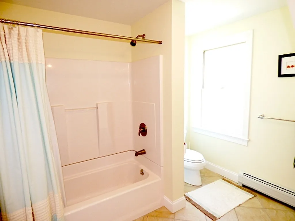 1033 Long Street Webster NH 03303