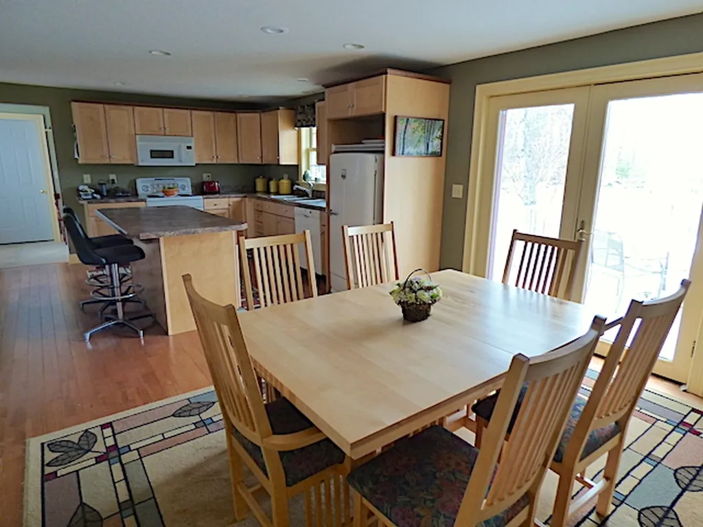 1033 Long Street Webster NH 03303