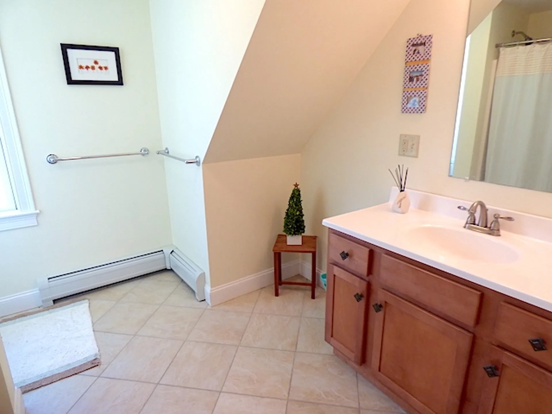1033 Long Street Webster NH 03303