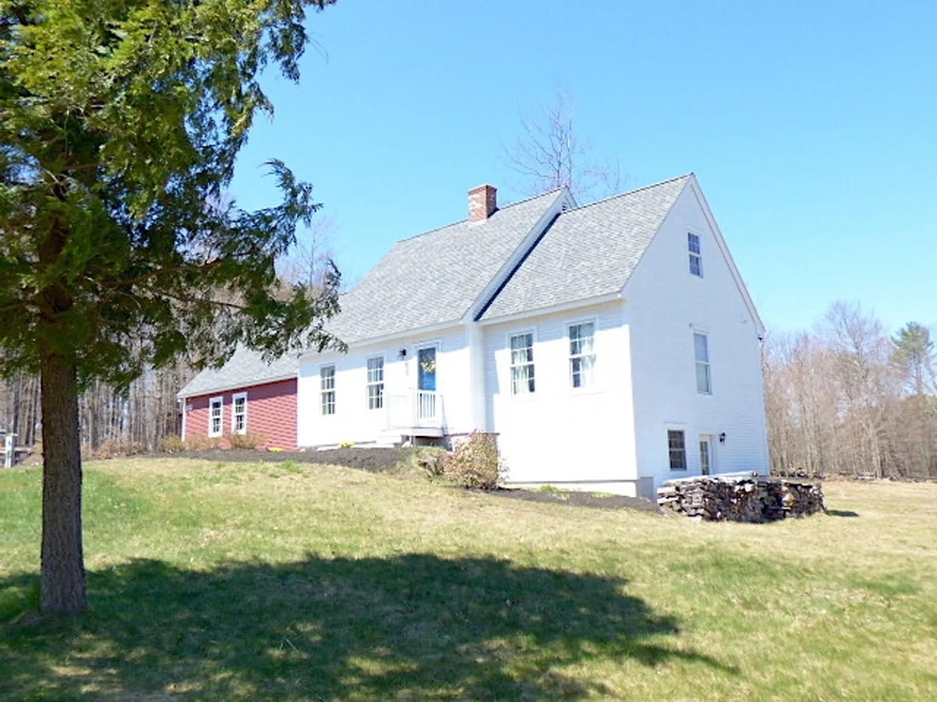 1033 Long Street Webster NH 03303