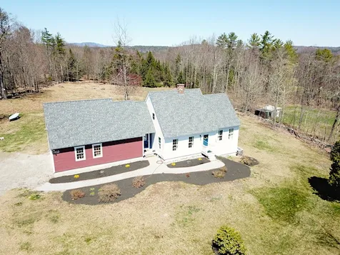 1033 Long Street Webster NH 03303