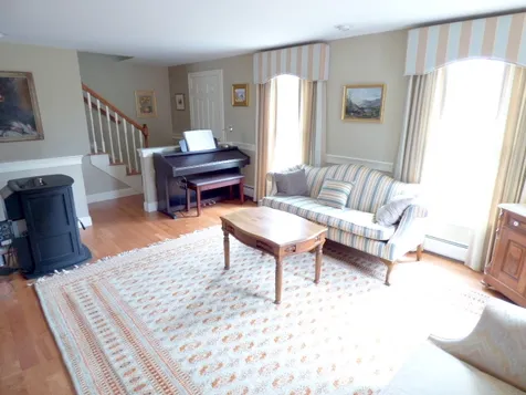 1033 Long Street Webster NH 03303