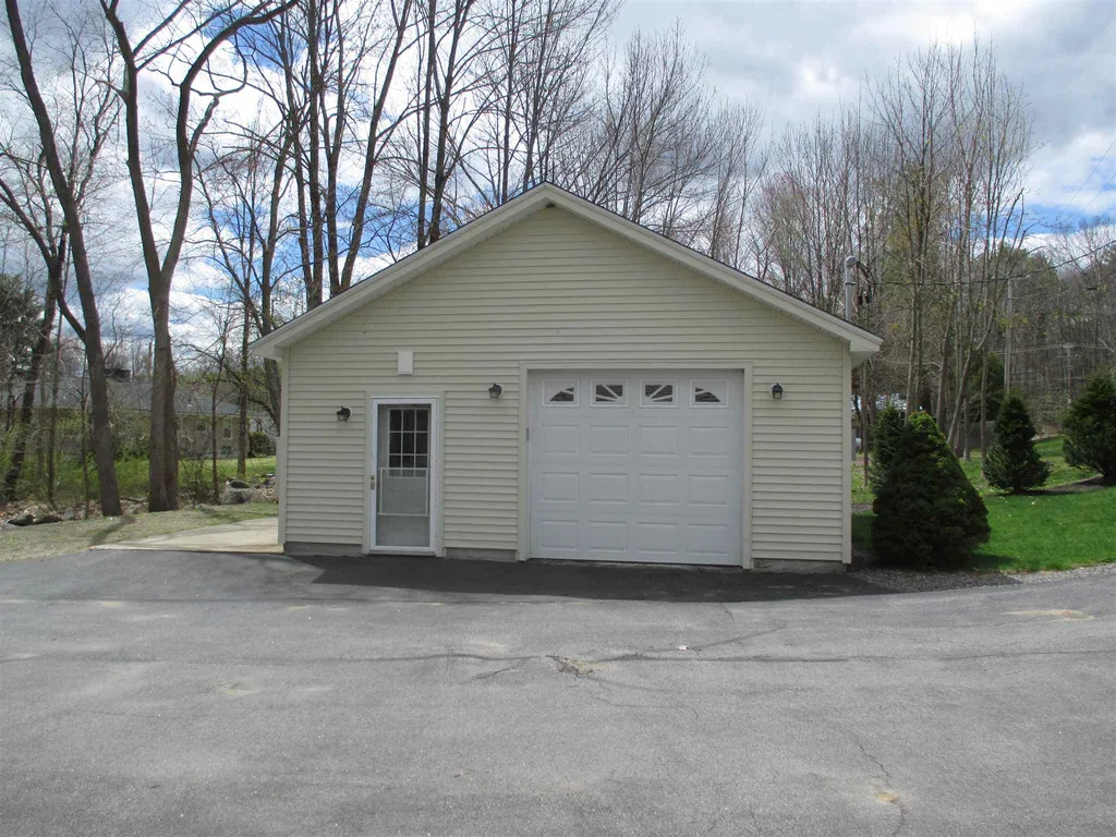 3 Capitol Circle Rochester NH 03867