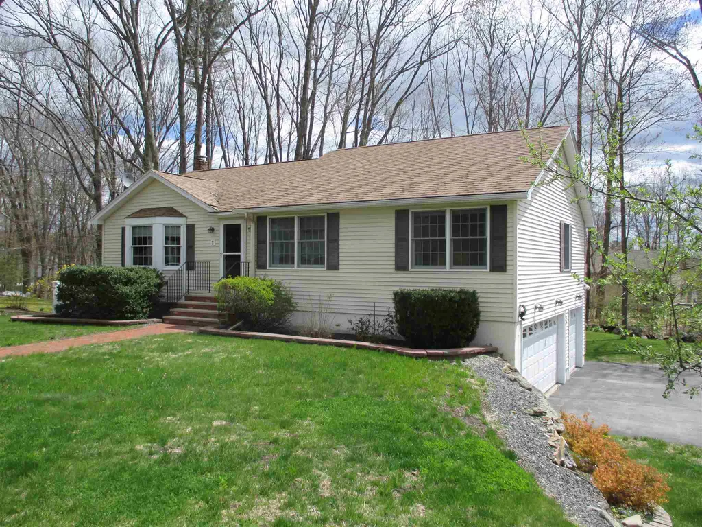 3 Capitol Circle Rochester NH 03867