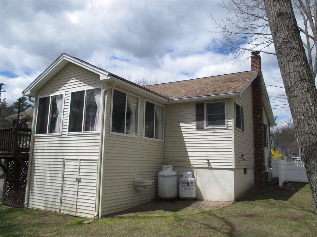 3 Capitol Circle Rochester NH 03867