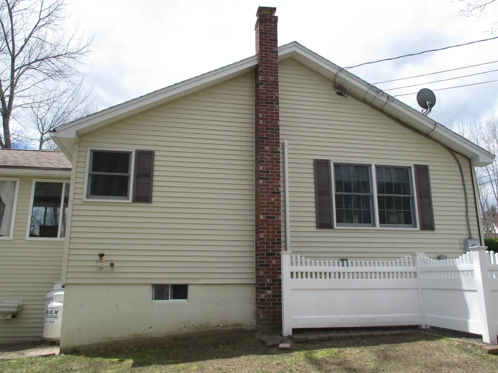 3 Capitol Circle Rochester NH 03867