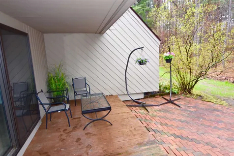20 Pimlico Court Bedford NH 03110