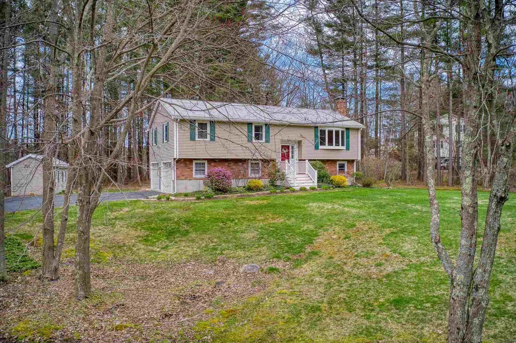 10 Jay Drive Londonderry NH 03053