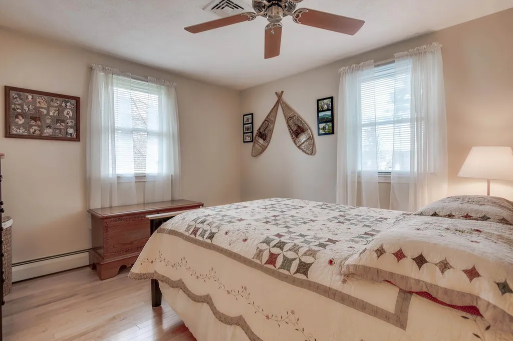 10 Jay Drive Londonderry NH 03053