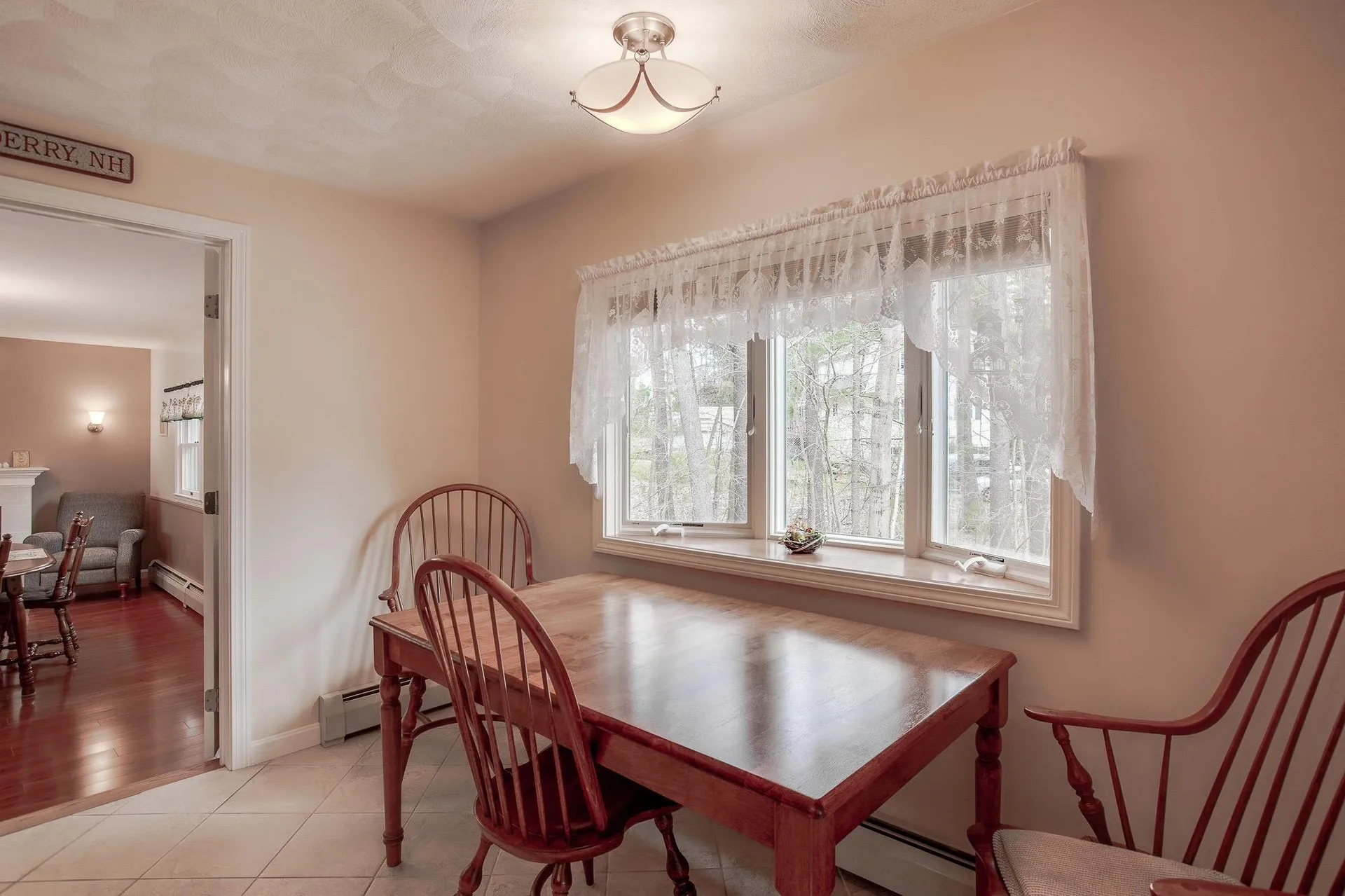 10 Jay Drive Londonderry NH 03053