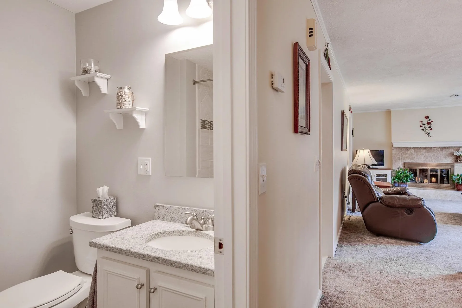 10 Jay Drive Londonderry NH 03053