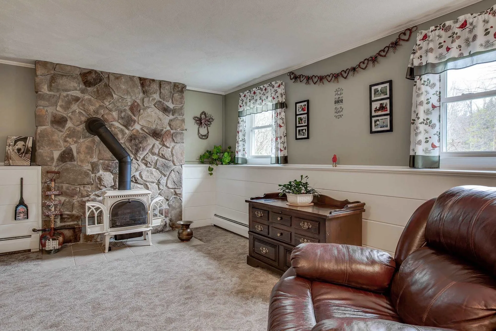10 Jay Drive Londonderry NH 03053