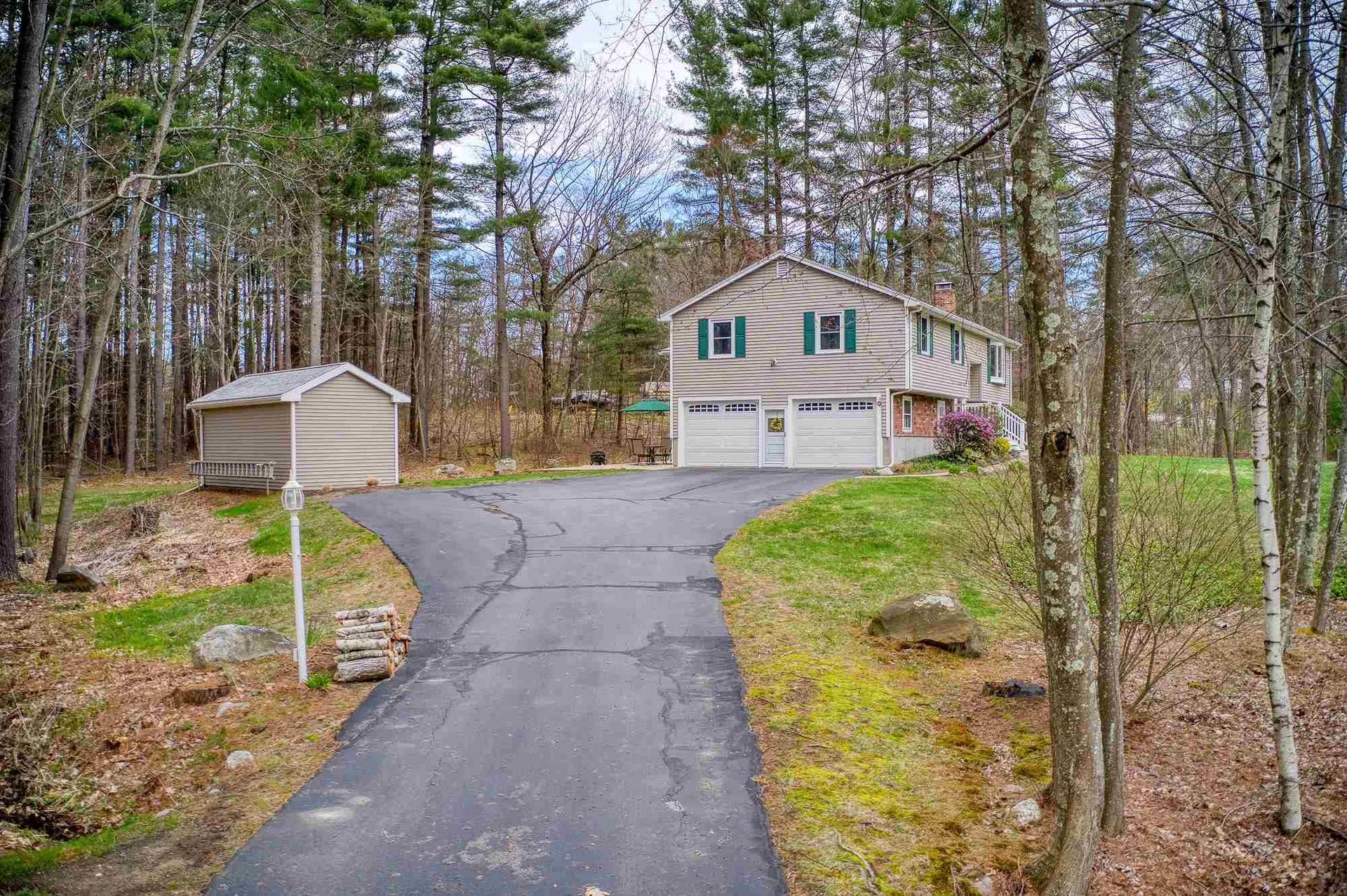 10 Jay Drive Londonderry NH 03053