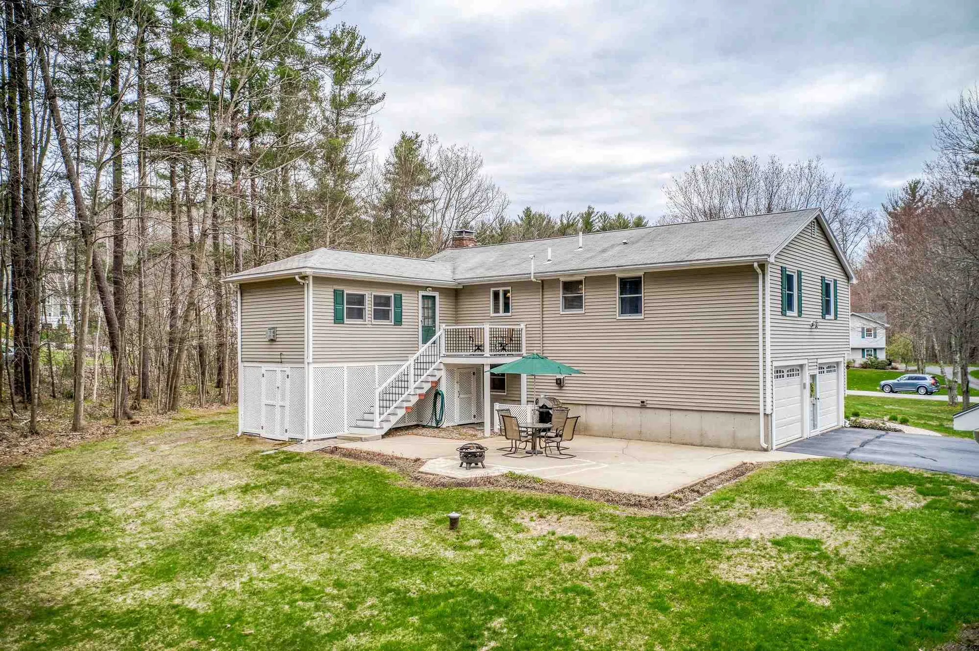 10 Jay Drive Londonderry NH 03053
