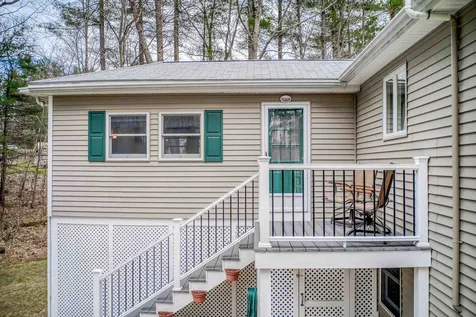 10 Jay Drive Londonderry NH 03053