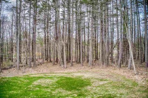 10 Jay Drive Londonderry NH 03053