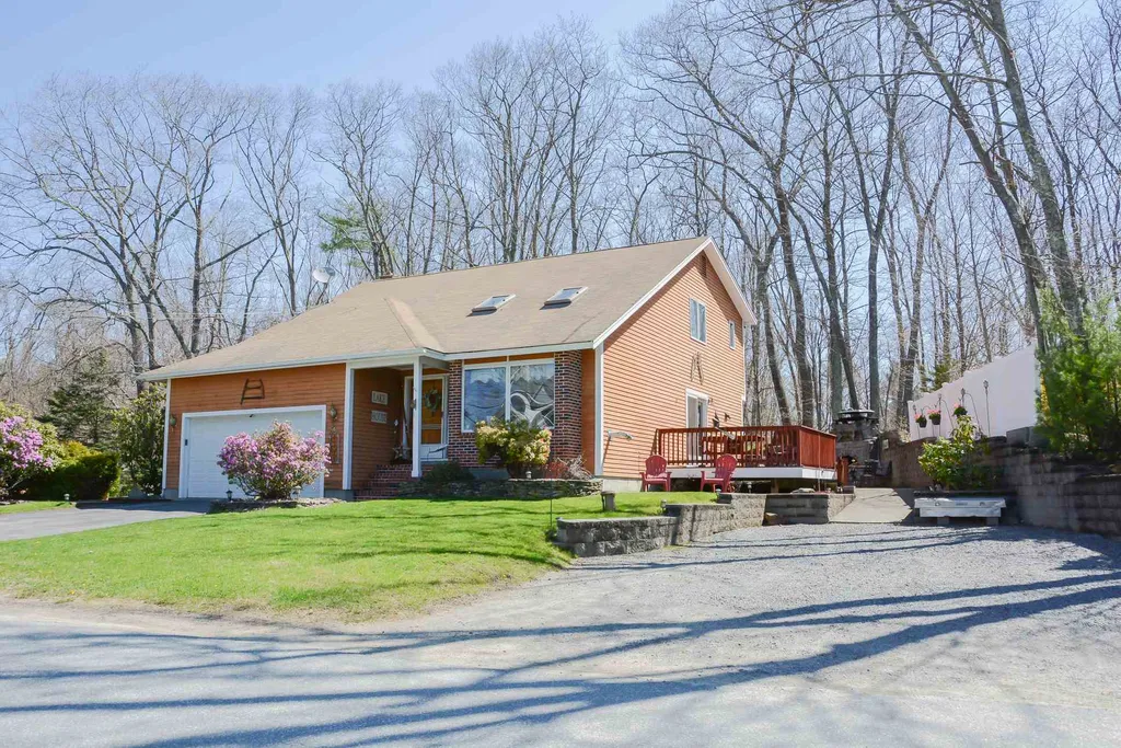 23 Woekel Circle Pelham NH 03076