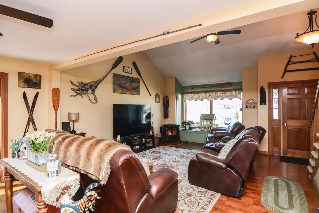 23 Woekel Circle Pelham NH 03076