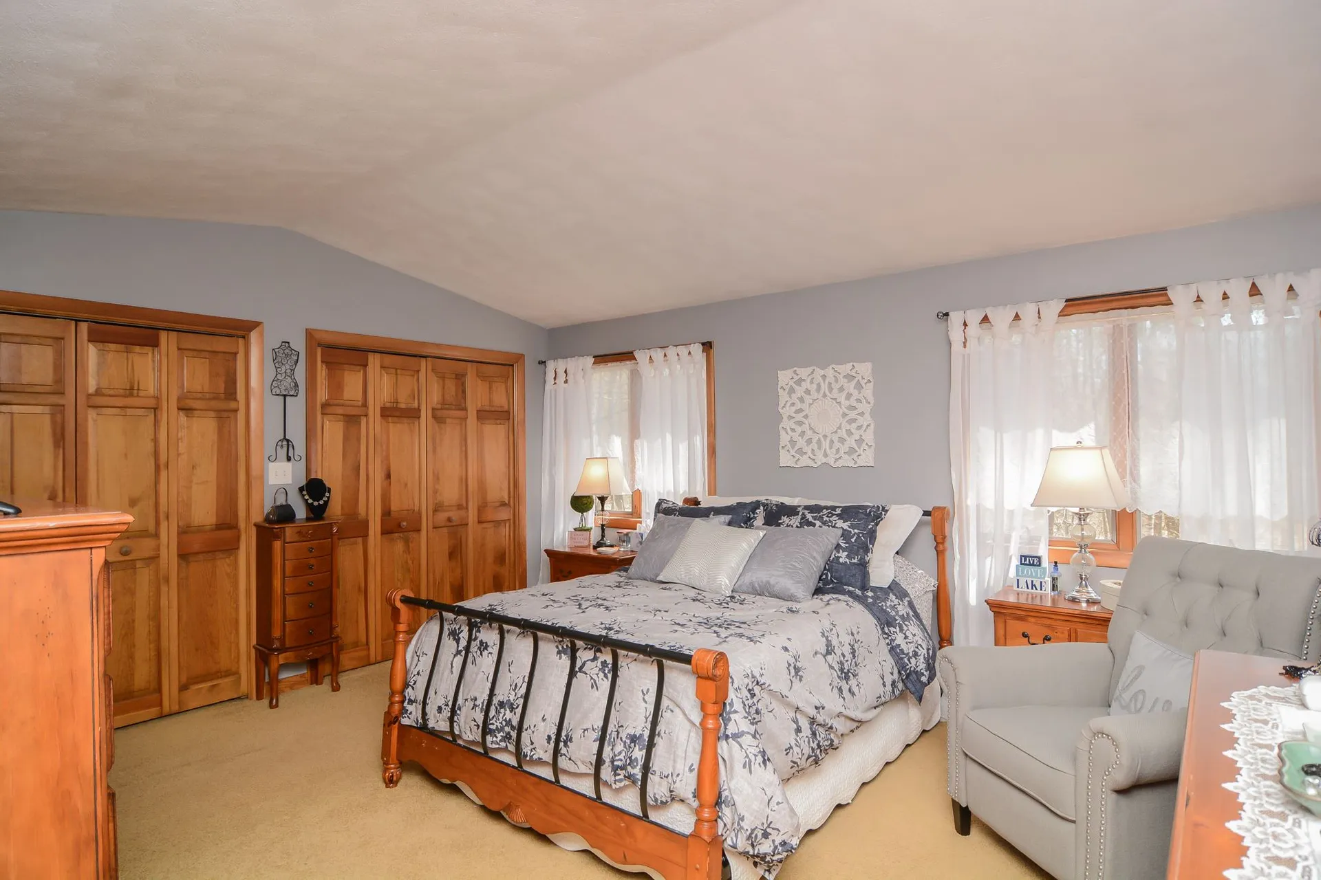 23 Woekel Circle Pelham NH 03076