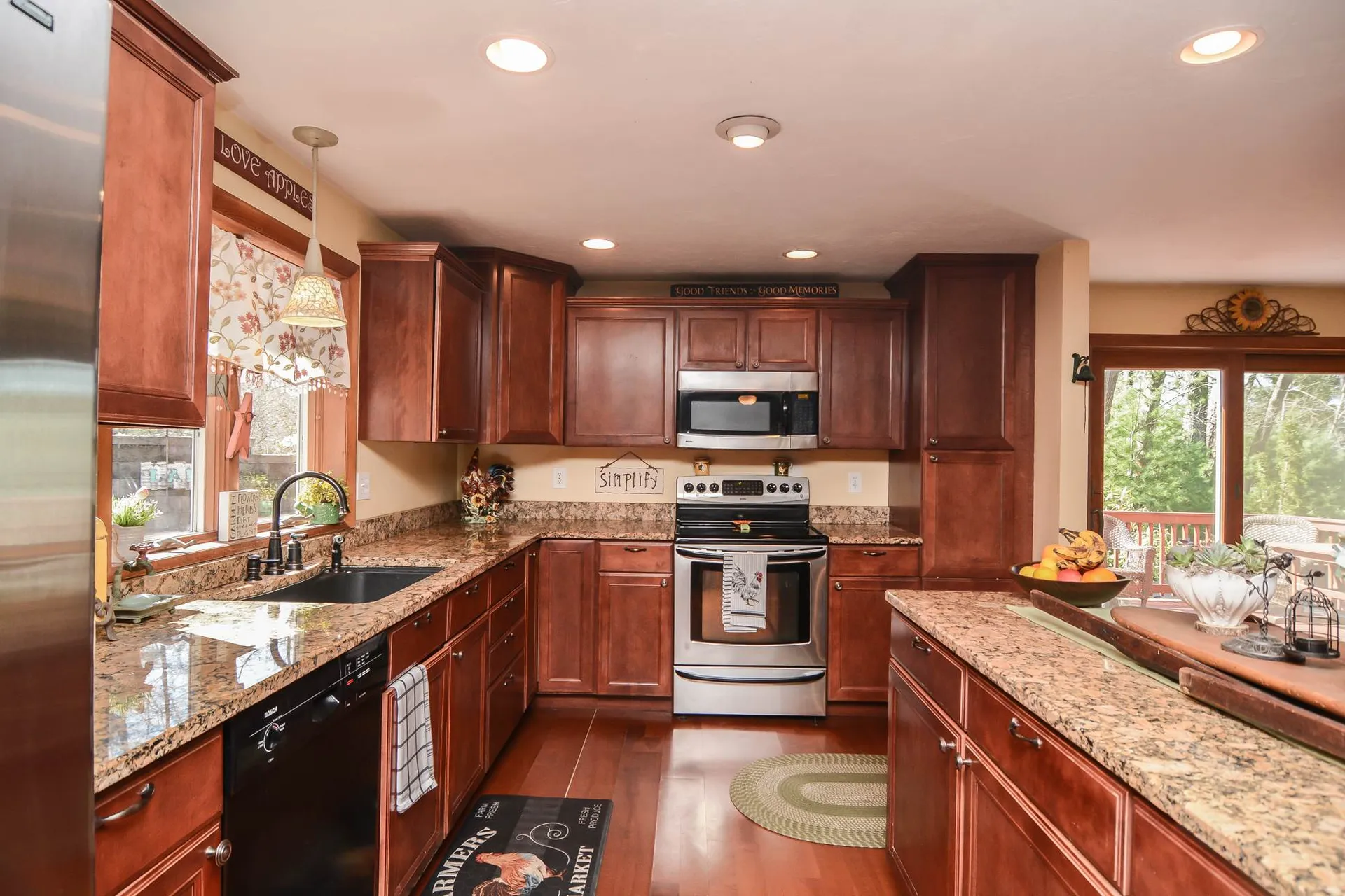 23 Woekel Circle Pelham NH 03076