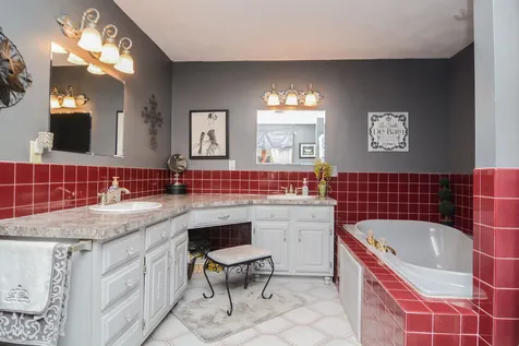 23 Woekel Circle Pelham NH 03076