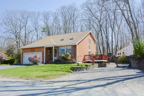 23 Woekel Circle Pelham NH 03076