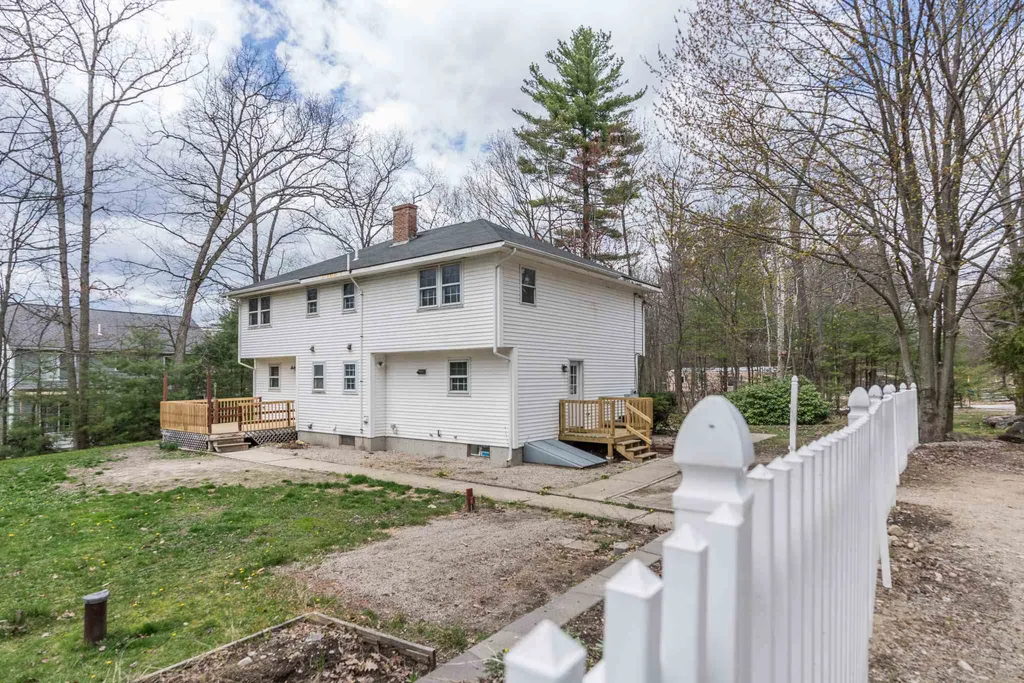 49 Farmer Road Hooksett NH 03106