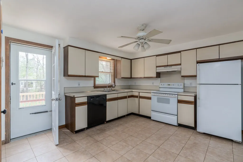 49 Farmer Road Hooksett NH 03106