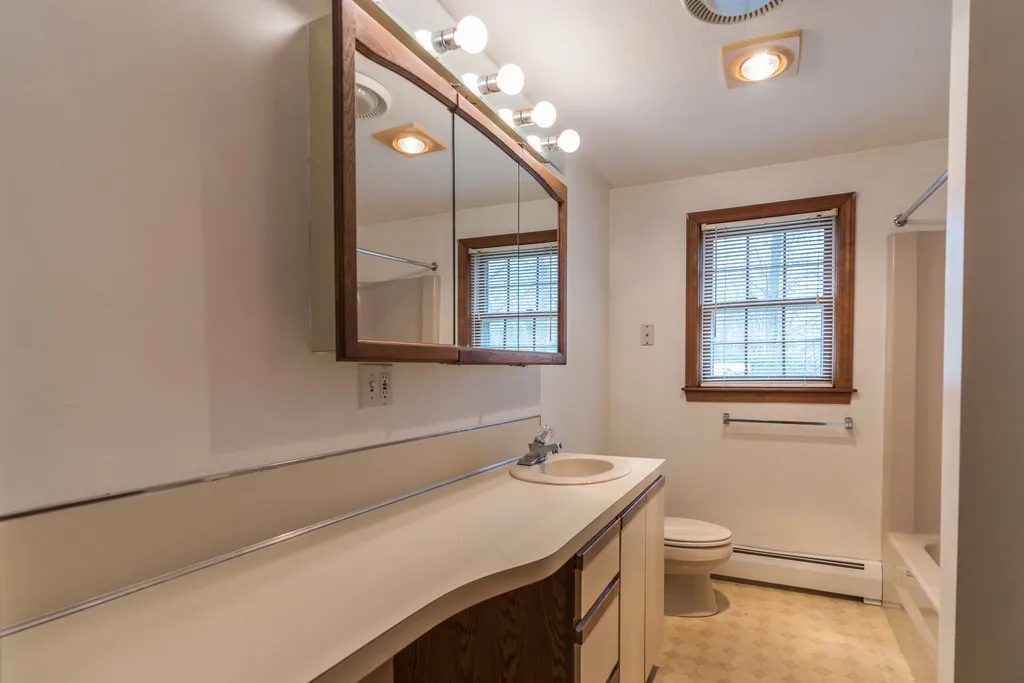 49 Farmer Road Hooksett NH 03106